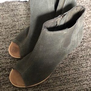Toms Majorca peep heels